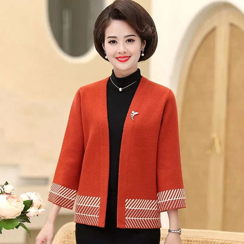 Temperament Mother Trench Coat Spring And Autumn Coat Short Vintage 2022 New Middle-Aged Female\'s Sweater Cardigan Diamond