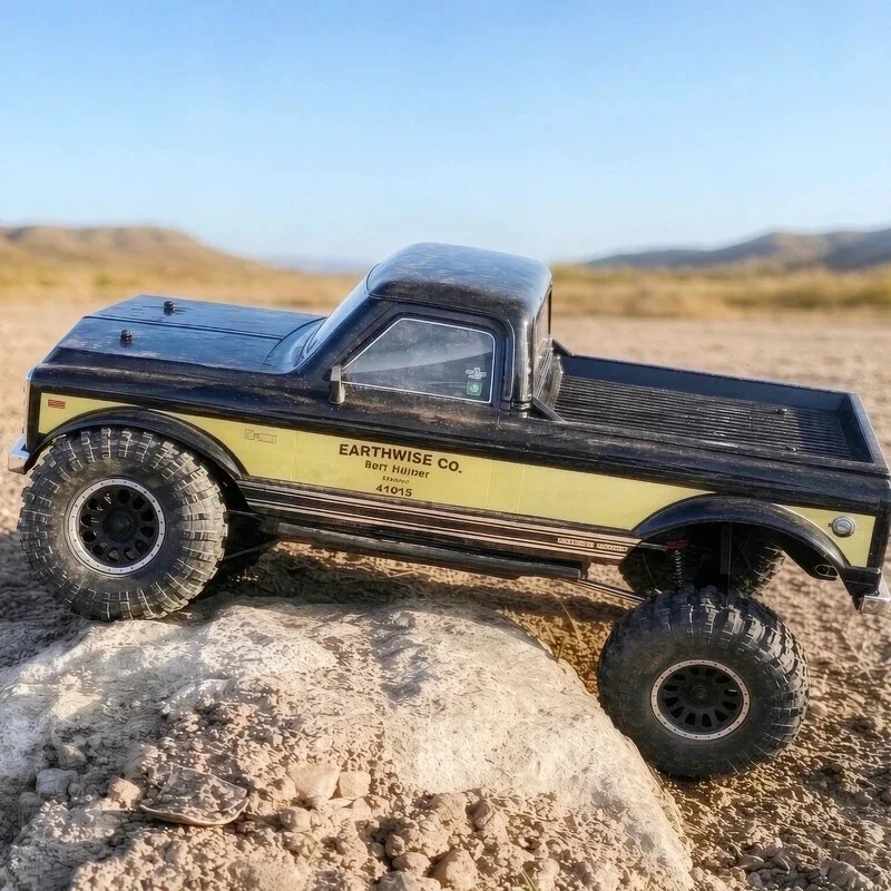 Hot YK41015 1/10 Brushed Remote Control Simulation 4WD Climbing Off-road Vehicle Differential Lock Two-speed Electric RC Model
