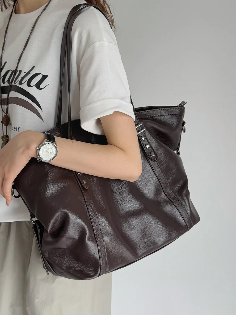 

2025 New Vintage Casual Shoulder Bags For Women Luxury Soft Leather Tote Bags Large Capacity Travel Commuting Handbags
