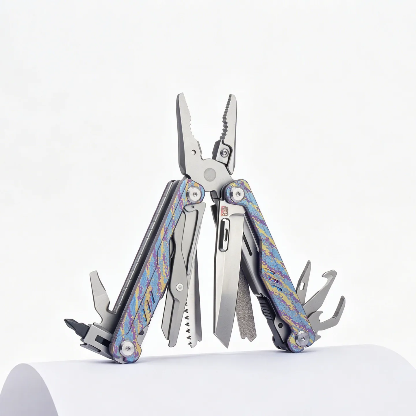 Wallner Ark 2 Multi-tool with M390 powder steel blade, K40 tungsten window breaker and CNC pliers head