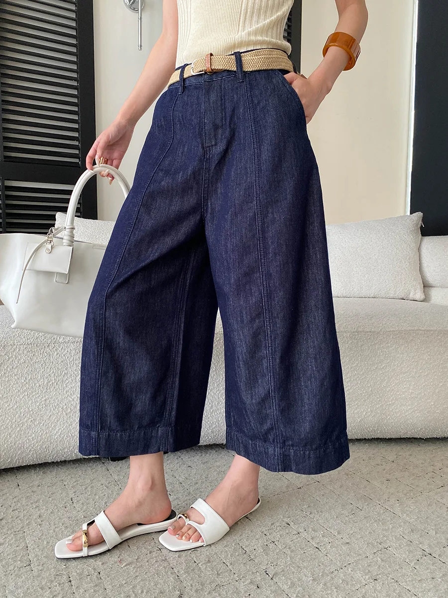 Sommerliche Damenjeans in unifarbenem Design mit hoher Taille, schlank machendem Schnitt und geradem, weitem Bein. – Detail 19
