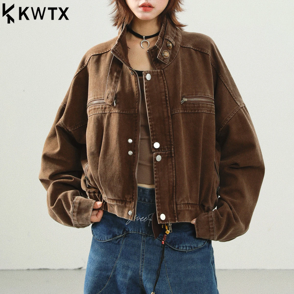 

KWTX 2025 Autumn Winter Women’s Denim Jacket Casual Stand Collar Zip Pockets Workwear Coat Retro Vintage Chic Luxury