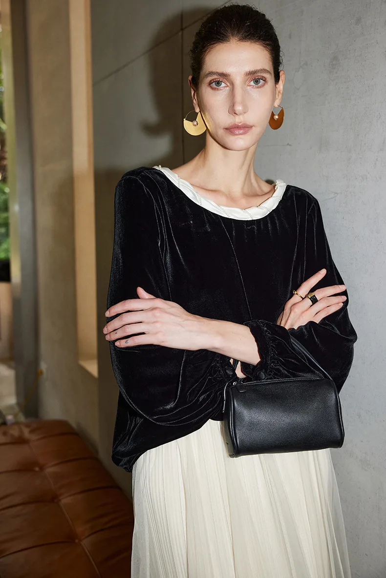 MadBlack-Silk Velvet Elegant T-shirt, Long Sleeve Beading Back Bow, Woman French Retro Commute Doll Top, 2026 Autumn T64547CC