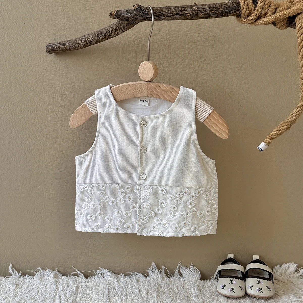 

European Style Baby Floral Waistcoat Warm Soft Vest Apricot Colored Cartoon Kids Jacket Newborn 1-3 Years Old Spring Autumn