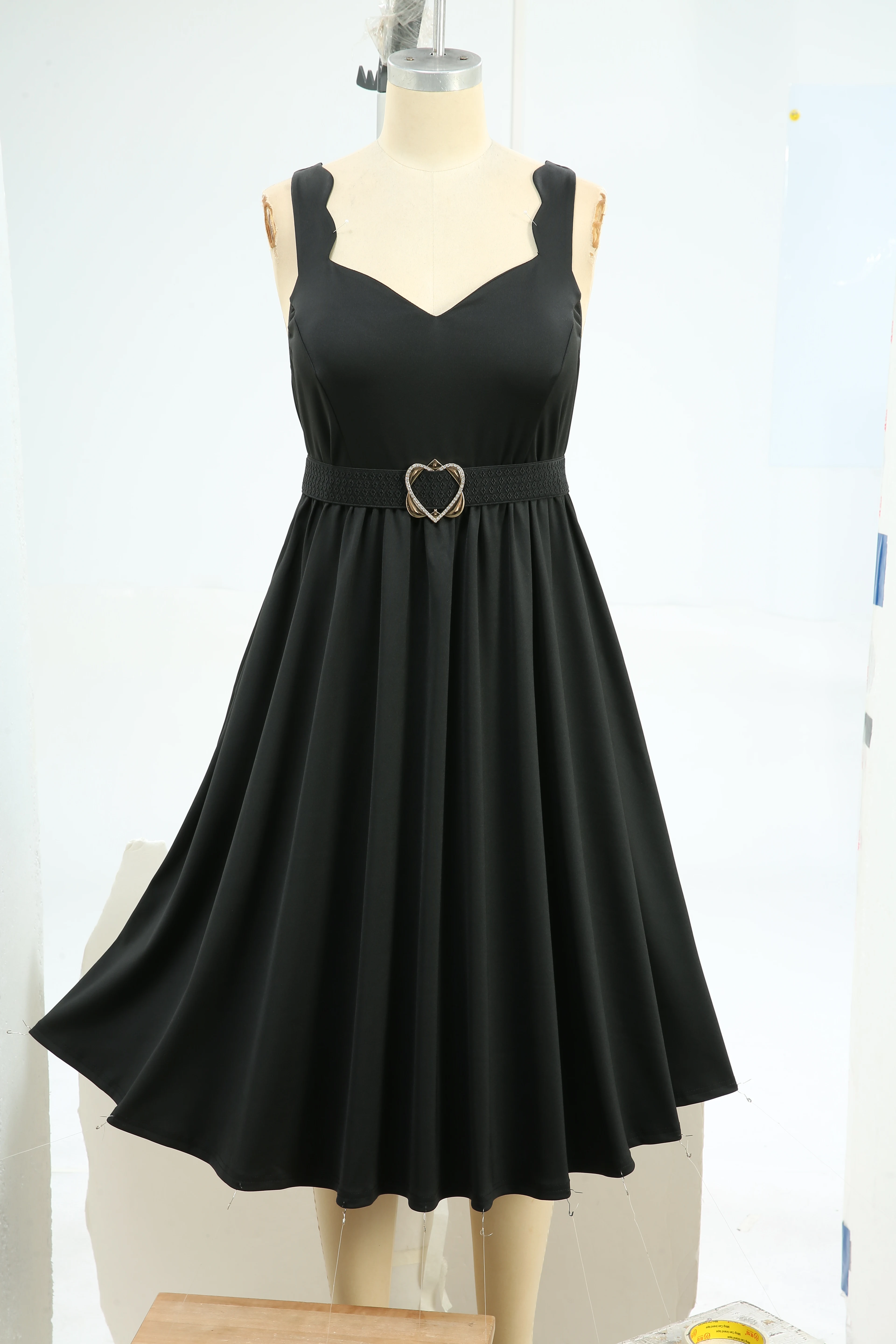 ROSEGAL Plus Size Effen Zwarte A-lijn Jurk met Zakken En Afneembare Riem Vrouwen 2026 Nieuwe Midi Jurk Vestidos