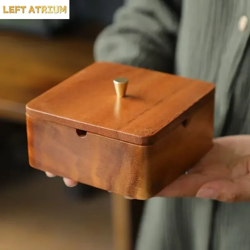 Walnut Solid Wood Ashtray with Lid Anti Fly Ash Storage Box Ash Tray Ornament Smoking Accessories Ashtrays Decoratiin Crafts