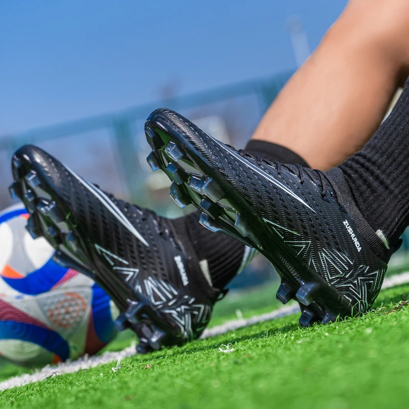Men Soccer Shoes Outdoor High Ankle Non-Slip Sports Shoes Ultralight Indoor Football Boots High-quality Non-Slip