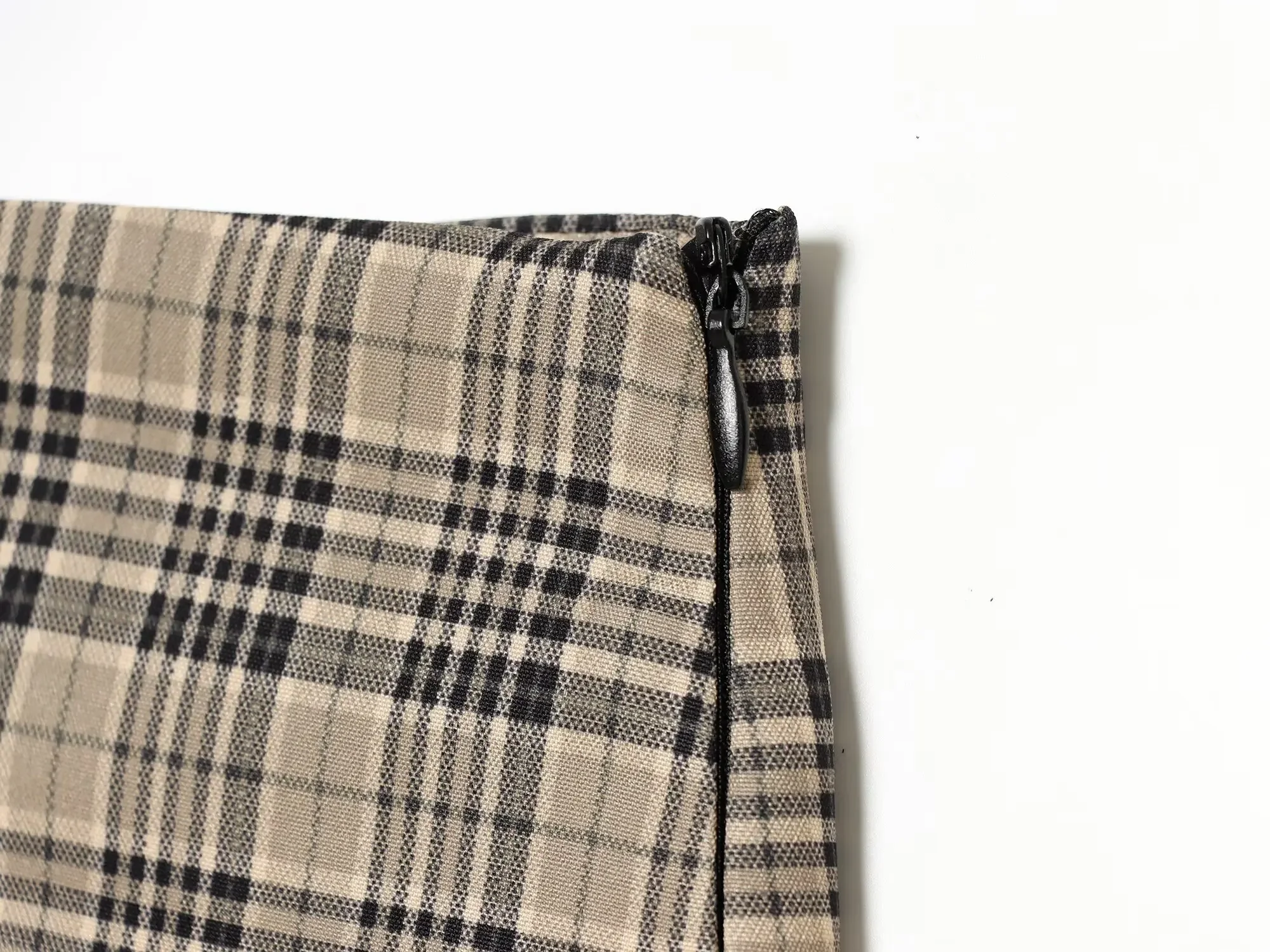 KONDALA Damen Elegante Karo-Mini-Culottes Vintage High-Street-Shorts-Röcke 2026 Frühherbst Trendiger Freizeitrock mit Spitzenbesatz – Detail 10