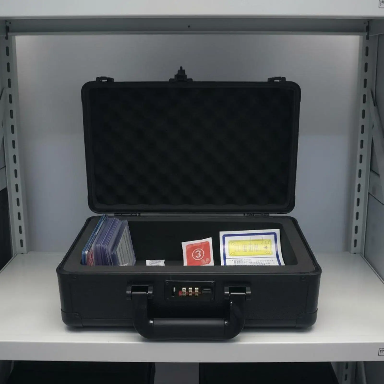Abschließbarer Kartenbehälter  – Storage Bewertung und Preis