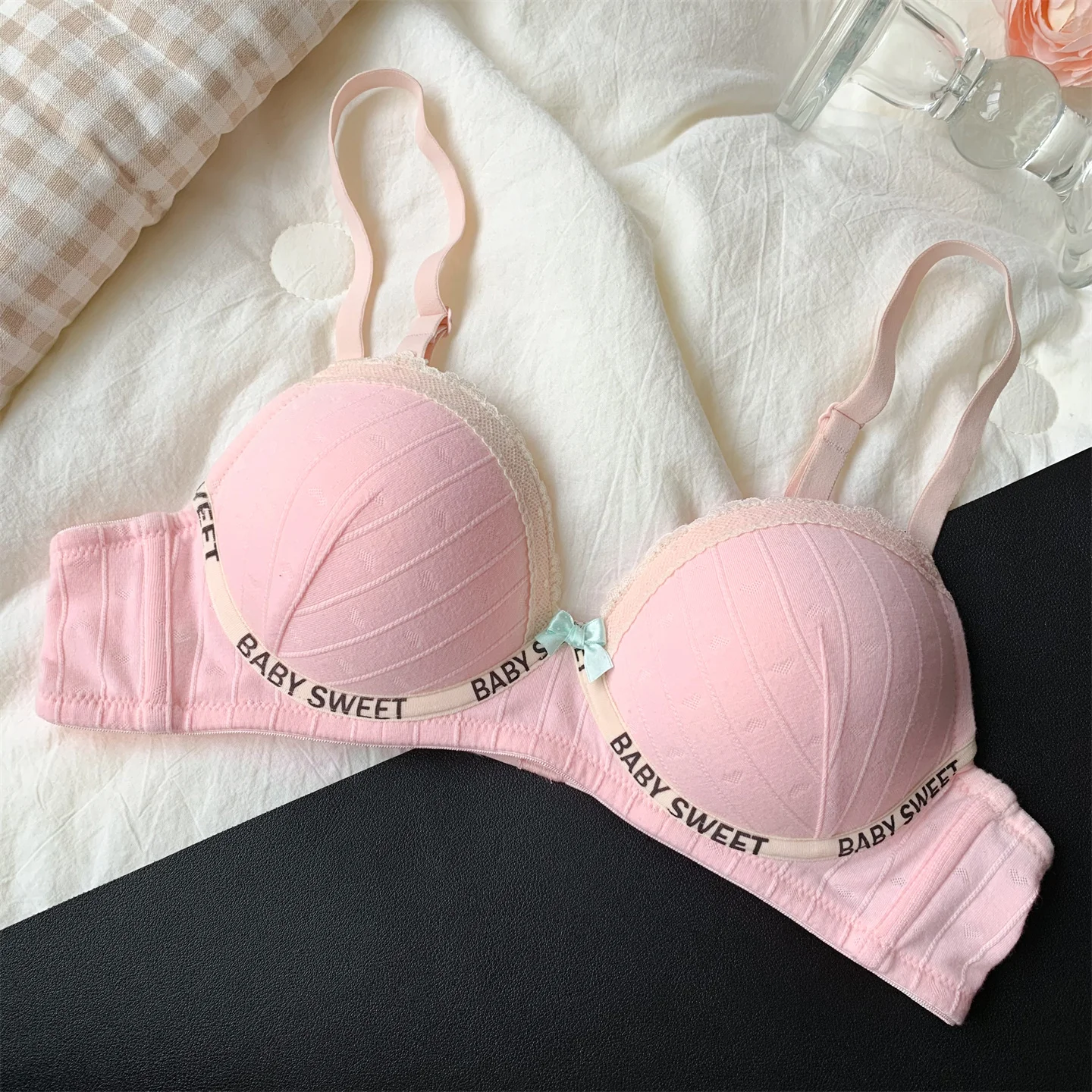Lingerie female underwear small breasts gathered to show large collection of side breasts without steel ring bra new