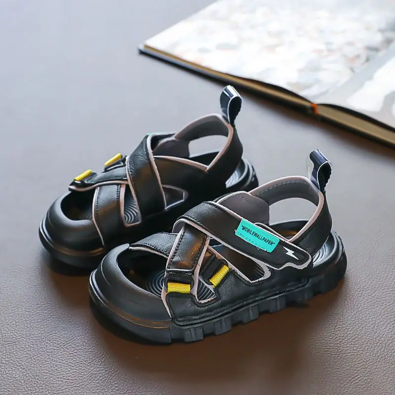 

New Summer Boys Sandals with Covered Toe Soft Sole Anti-Slip Fashion Beach Shoes for Kids and Students