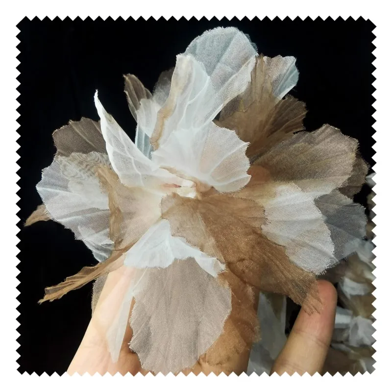 Brązowy trójwymiarowy gradientowy wielolistny korzeń kwiatowy przędza mała koronkowa ręcznie robiona dekoracja sukni ślubnej akcesorium projektowe