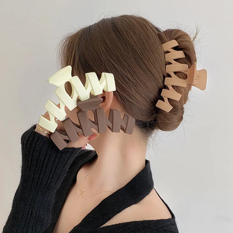 Fashion Lady Matte Hair Claws for Women Non Slip Lightweight Large Wave Shape Hair Crab Claw Clip Women Girls Hair Accessories