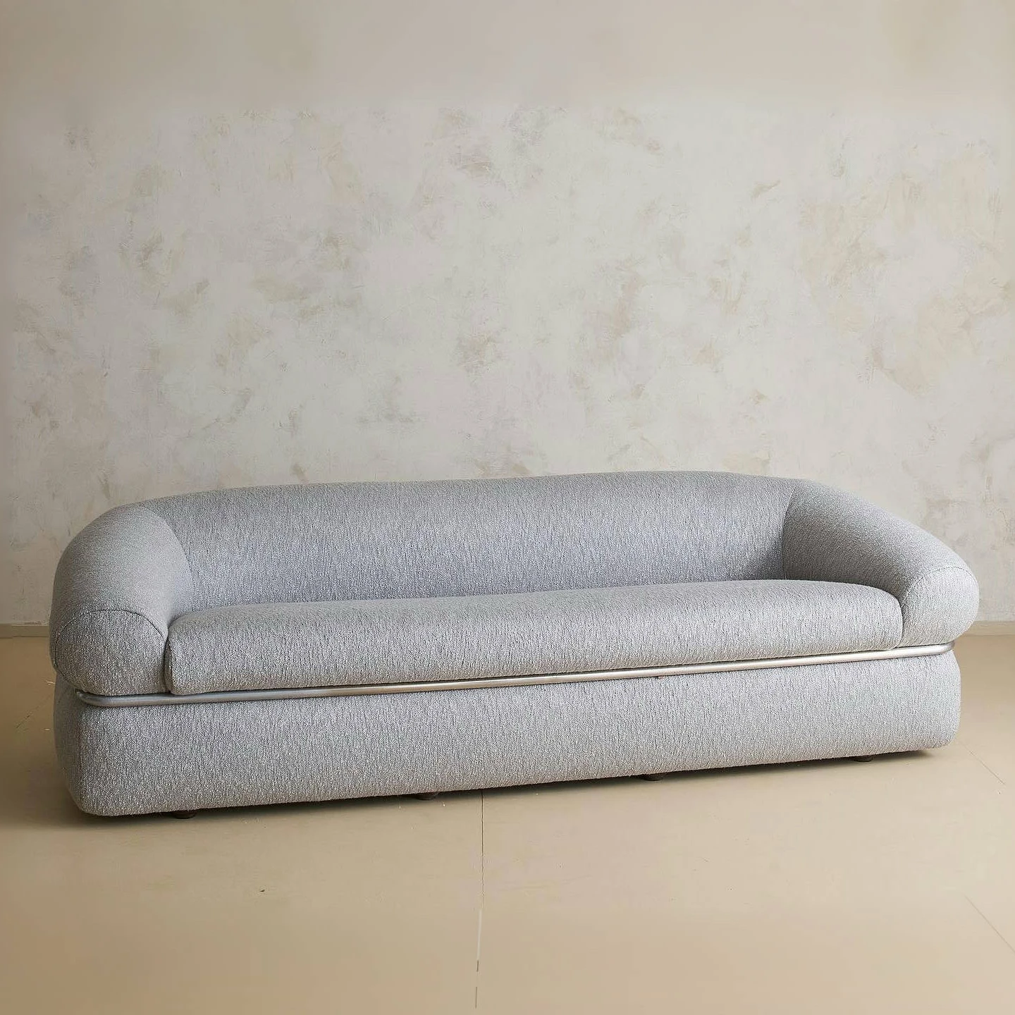 Italian Designer Bauhaus Minimalist Light Retro Light Grey Cloth Sofa with Sponge Filling for Three Seat Apartment & Mall Use