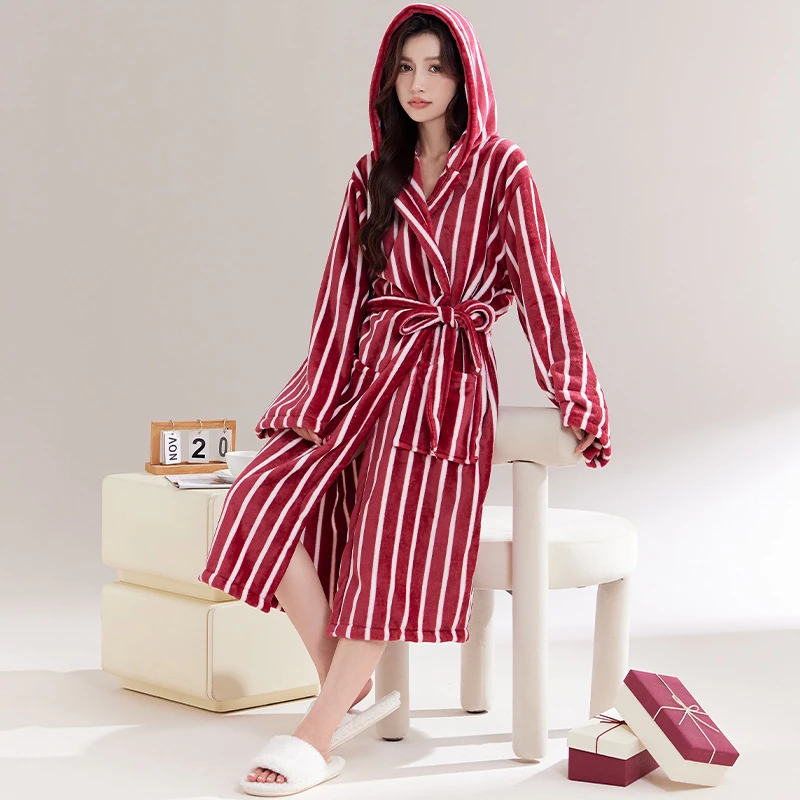 الشتاء الفانيلا ثوب النوم رداء الإناث مقنعين مخطط المرجان برنس حمام ناعم كيمونو ملابس خاصة سميكة الدافئة فستان المنزل المتسكعون