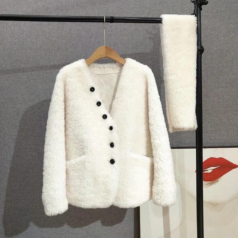 انفصال وشاح الفراء سترة الشباب نمط المرأة الصوف الفراء الأغنام شيرلينغ الدافئة 2025 معطف الشتاء JT530