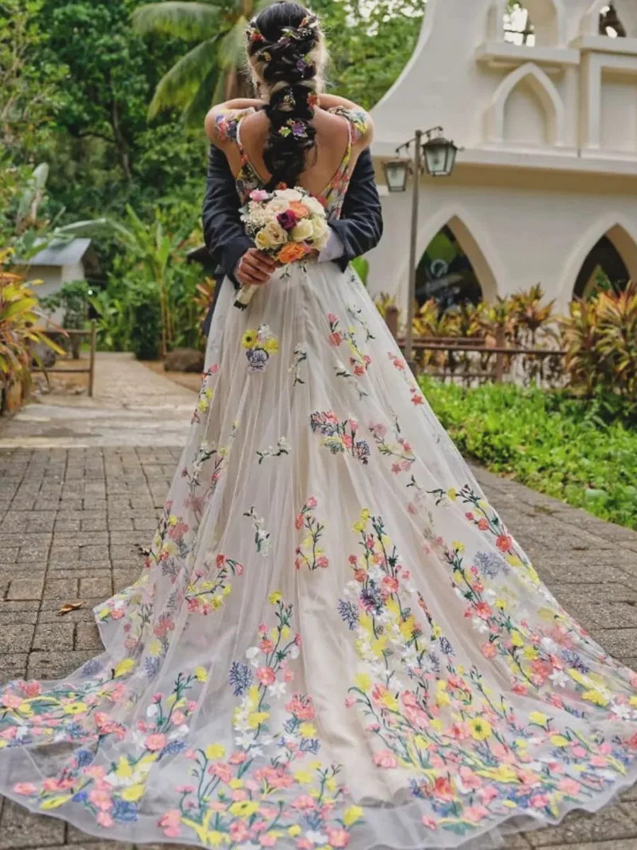 Gorgeous Colorful 3D Floral Lace Wedding Dresses A-Line Illusion Sweetheart Bridal Gowns Robe De Mariee