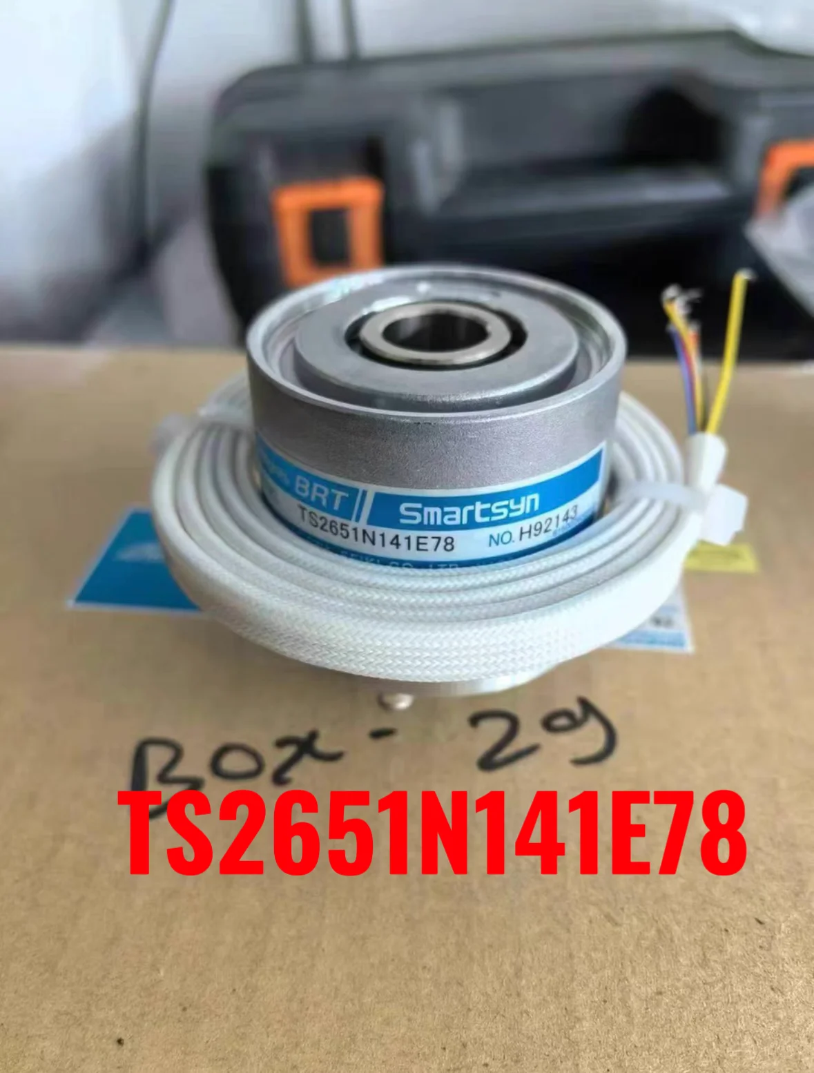 

Совершенно новый оригинальный кодировщик Tamagawa TS2651N141E78 TS2651N181E78