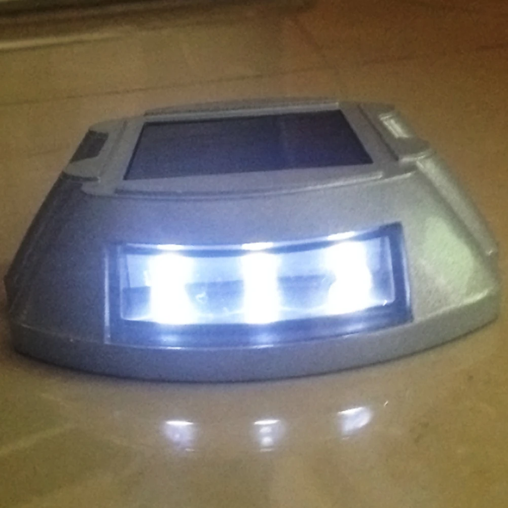 

Solar Road Stud Lights 128 Lumen LED Solar Powered Pathway Outdoor Waterproof IP68 Led Road Studs for Garden Deck