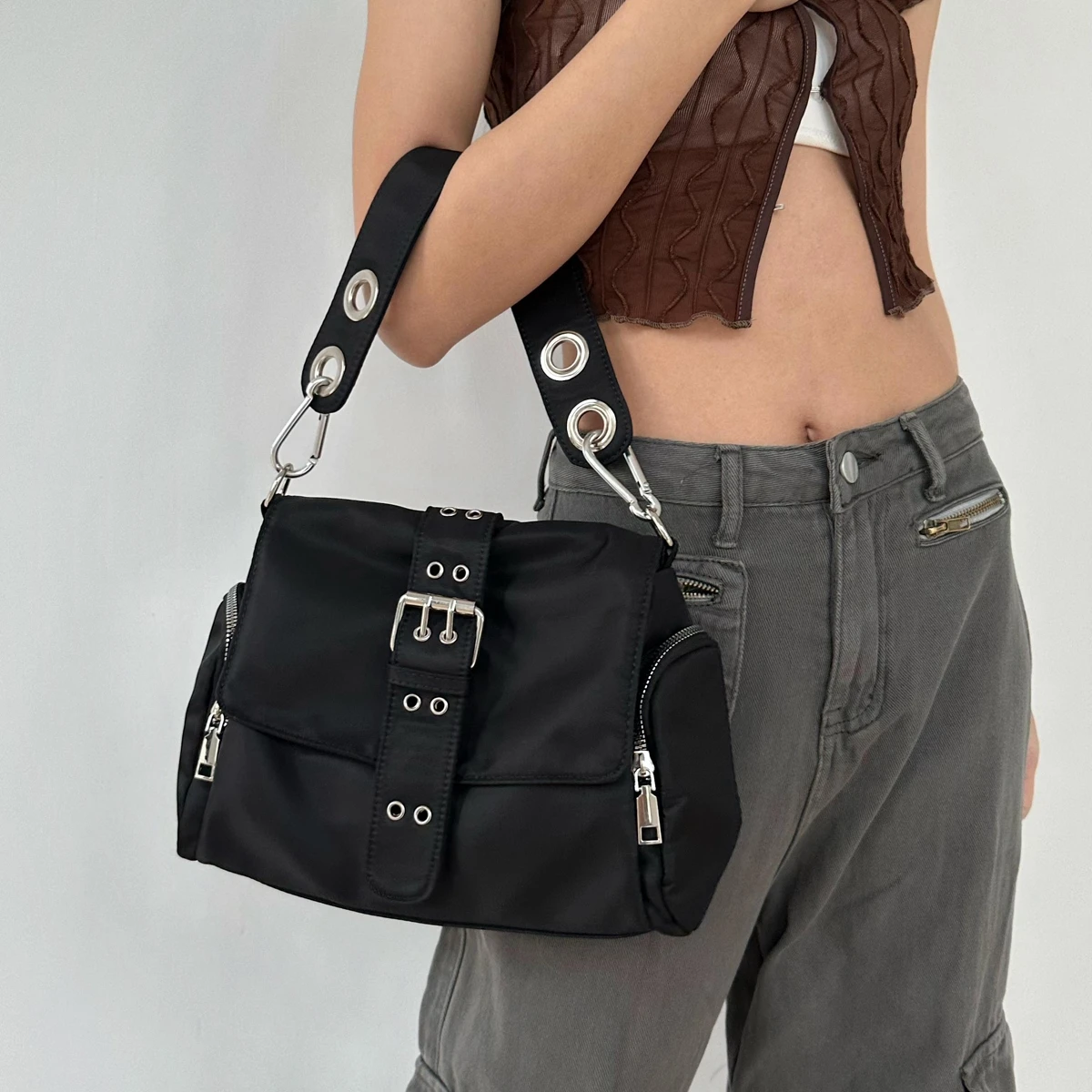 Y2K bag Wide Shoulder Strap Single Shoulder Diagonal Cross Underarm Bag Fashion Rivet  Women\'s Nylon Handbag Black