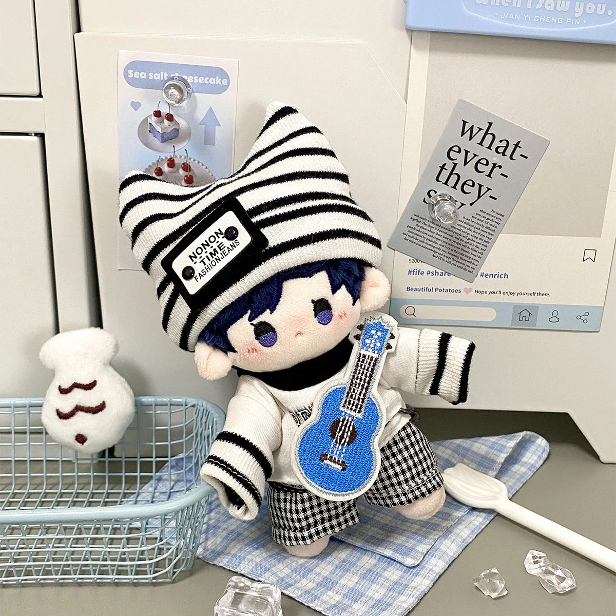 Mini Plush Idol ตุ๊กตาเสื้อผ้าสําหรับ Labubu Hip Hop สไตล์เสื้อยืดกางเกงหมวกกีตาร์แฟชั่น Music Star แฟนของขวัญ