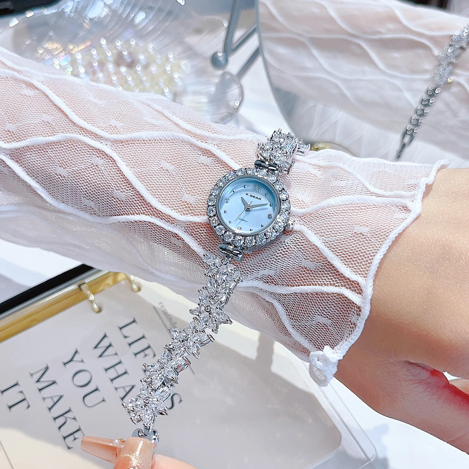 X-GEAR Women's Wisteria Flower Bracelet with Diamonds Watch Dynamic and Elegant Women's Watch Office Worker Watch