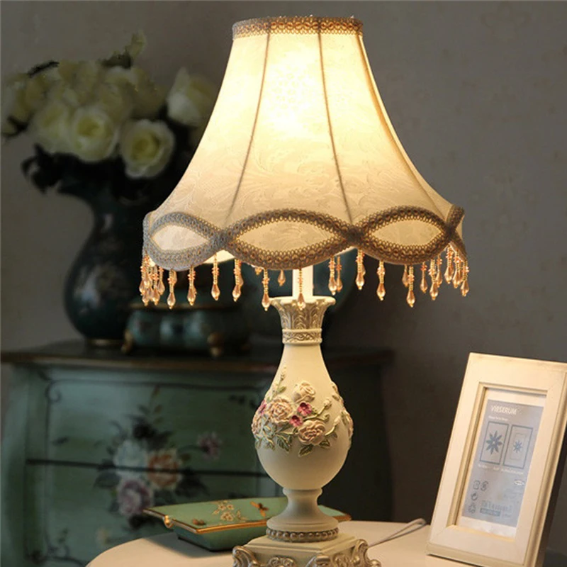 Creative Resin Table Lamp Bedside Korean Pastoral Style Home Bedroom Decoration Nordic Light Emitting Diode Table Lamp