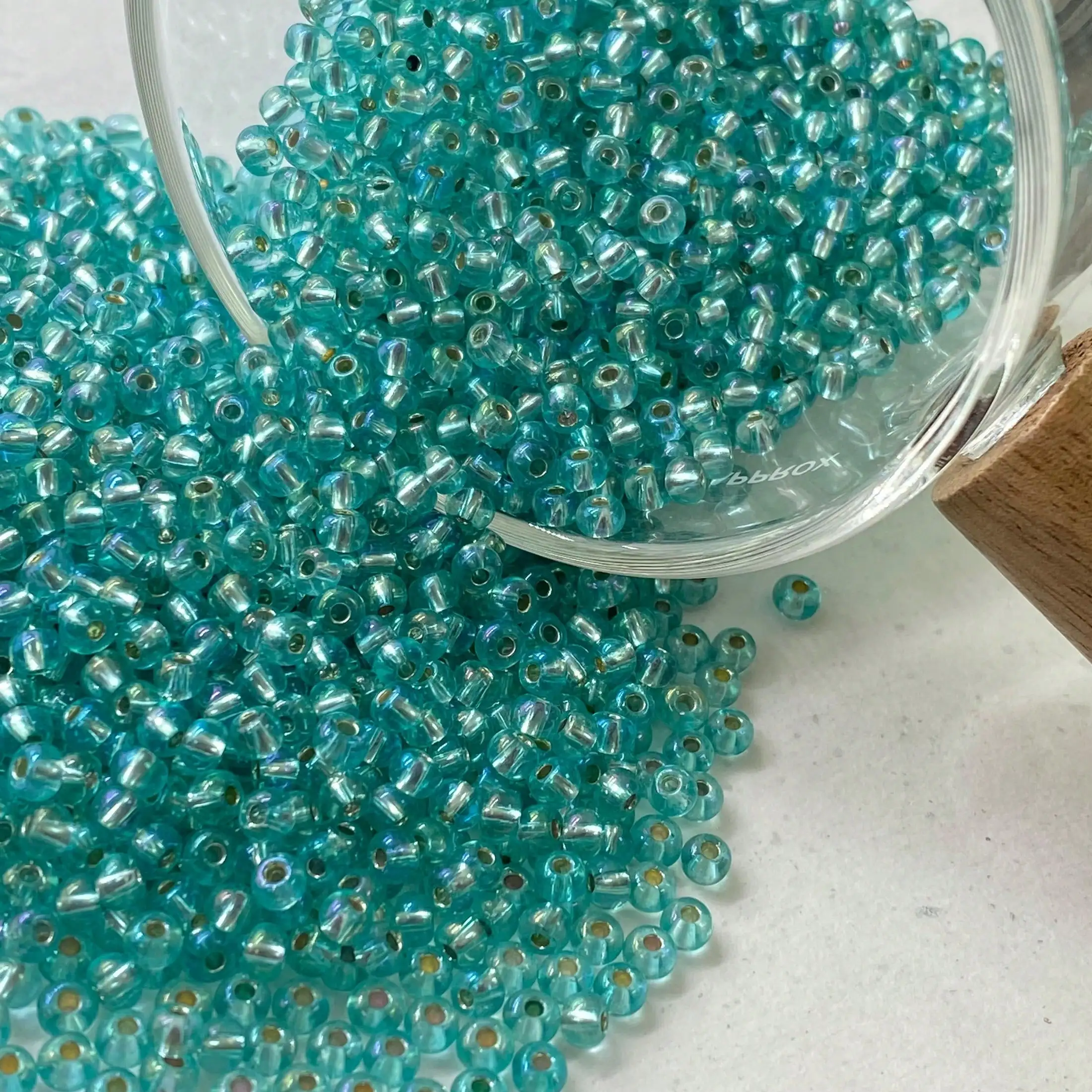 

2700pcs 3mm Round Glass Beads 9 Colors Silver-Lined DIY Craft Beads For Headbands Hair Clips
