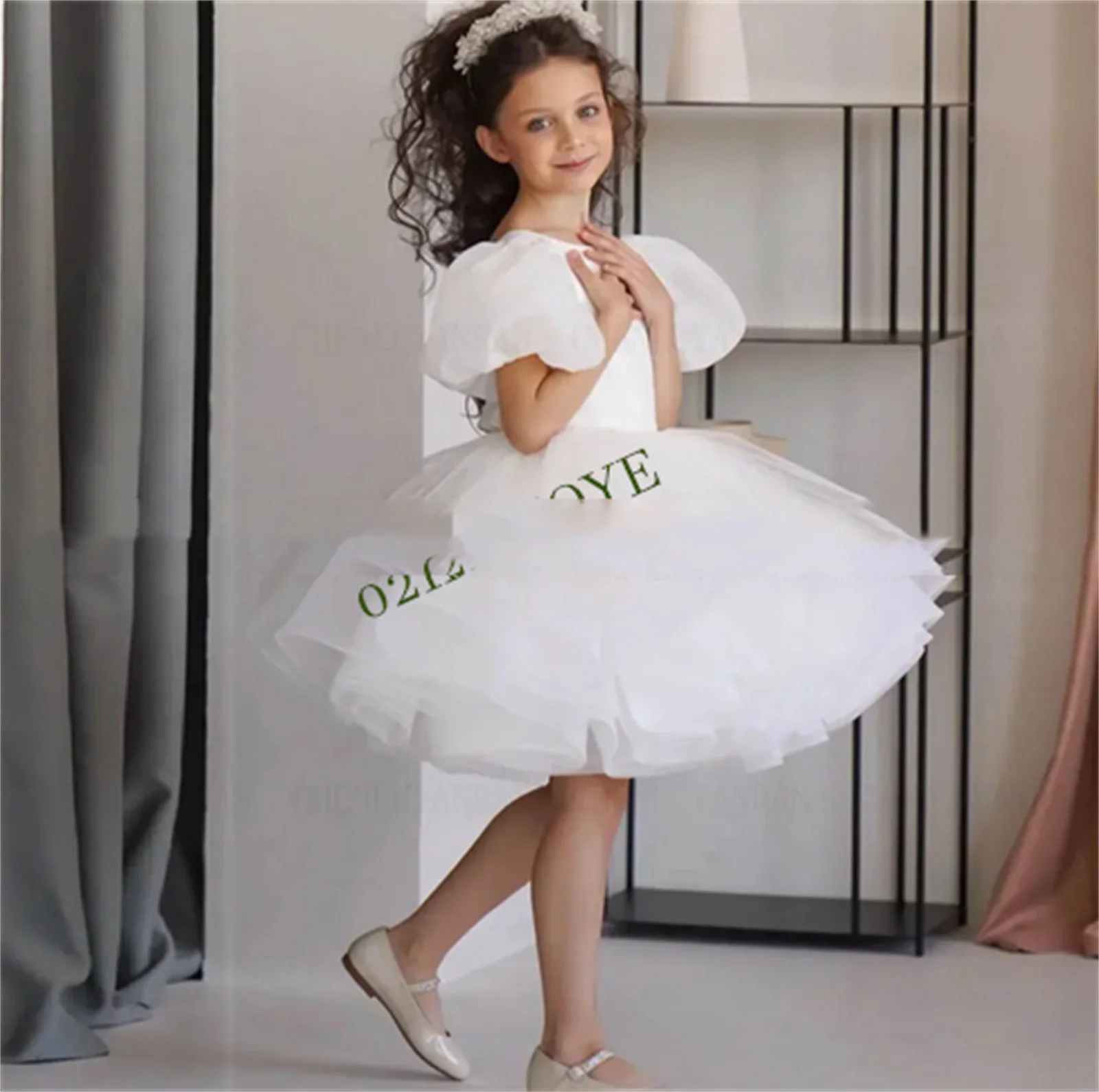 

Simple Organza Flower Girls Dresses 2023 Short Puff Sleeves Ivory Kids Wedding Party Dress A-Line Knee-Length Girl Princess Gown