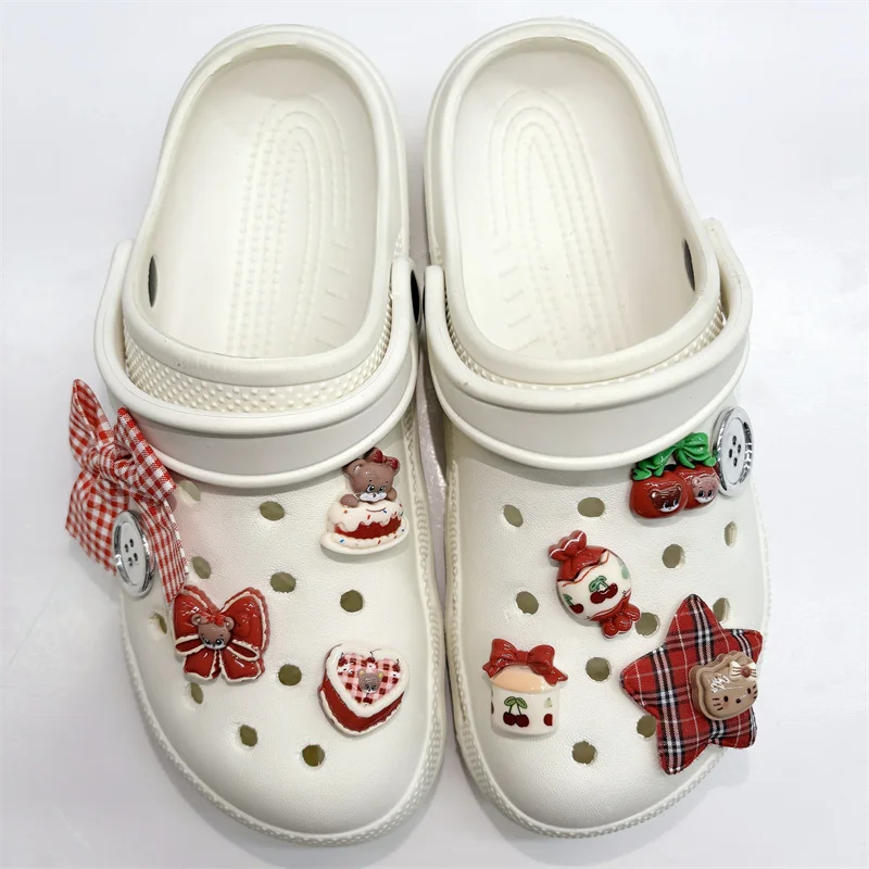 Miniso New Hello Kitty Christmas Shoes Charms Set  ABS Plastic Cartoon Decoration Accessories Removable Shoe Buckles Xmas Gifts