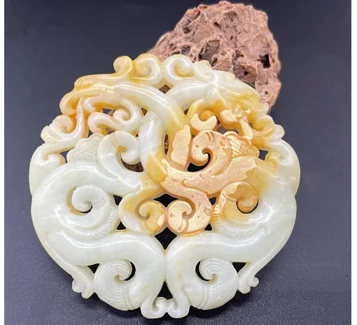 

Old natural jade hand-carved statue of dragon exquisite handicraft Jade dragon and phoenix pendant