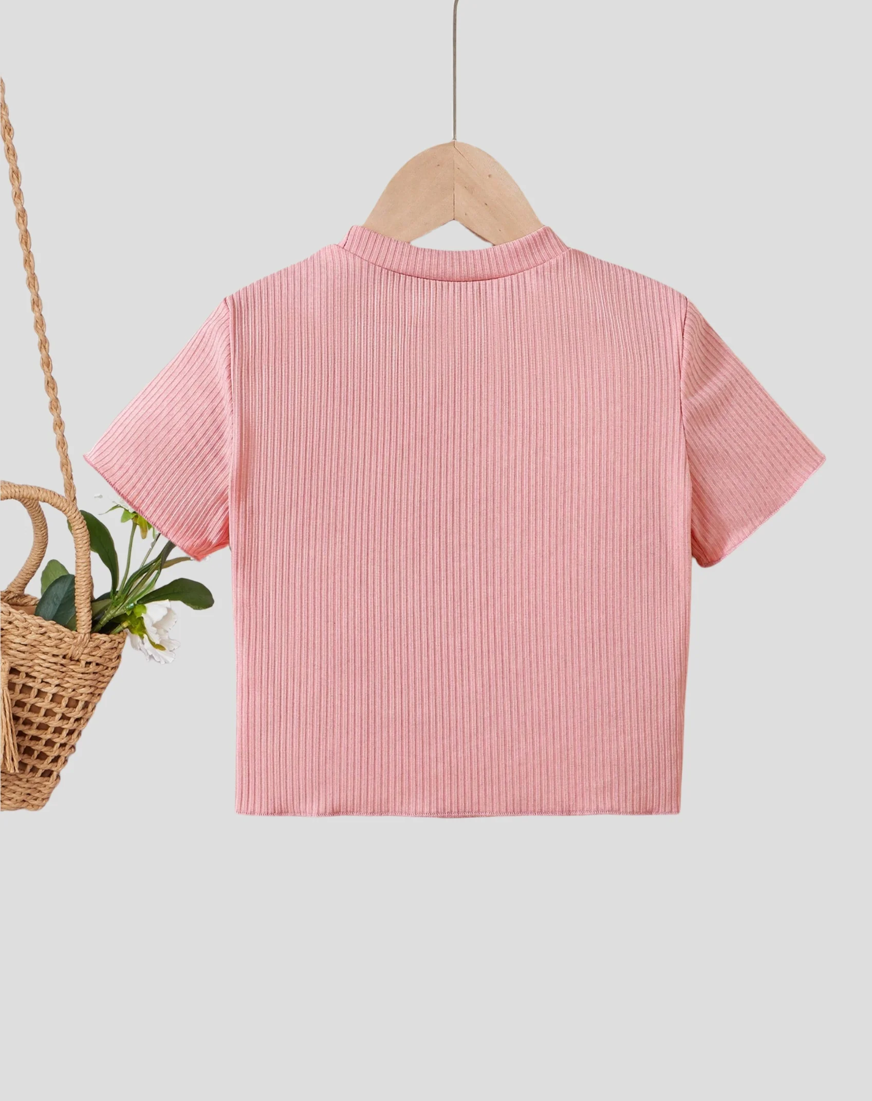 Pink love pattern girls T-shirt: comfortable ribbed fabric, cute and fashionable choice