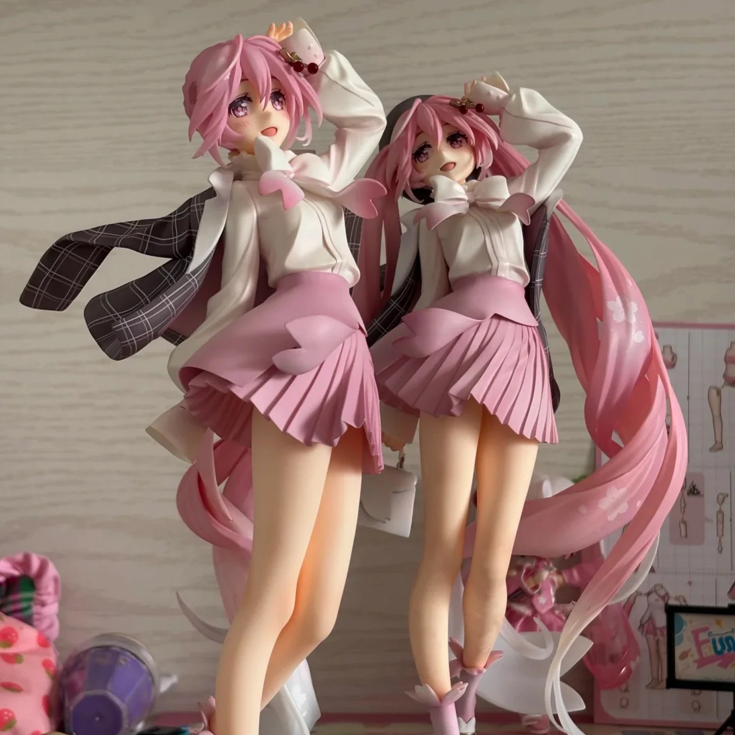 桜初音ミクアニメフィギュアピンク美少女ボーカロイドコレクタブルデスクトップオーナメント家の装飾アニメ愛好家のためのギフト