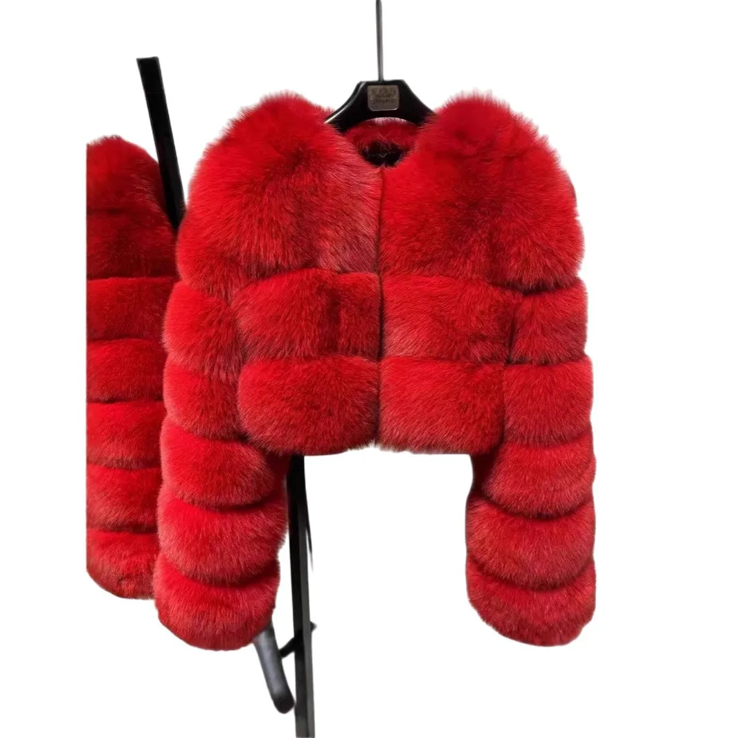 Рисунок 3 - Женское пальто из искусственного лисьего меха