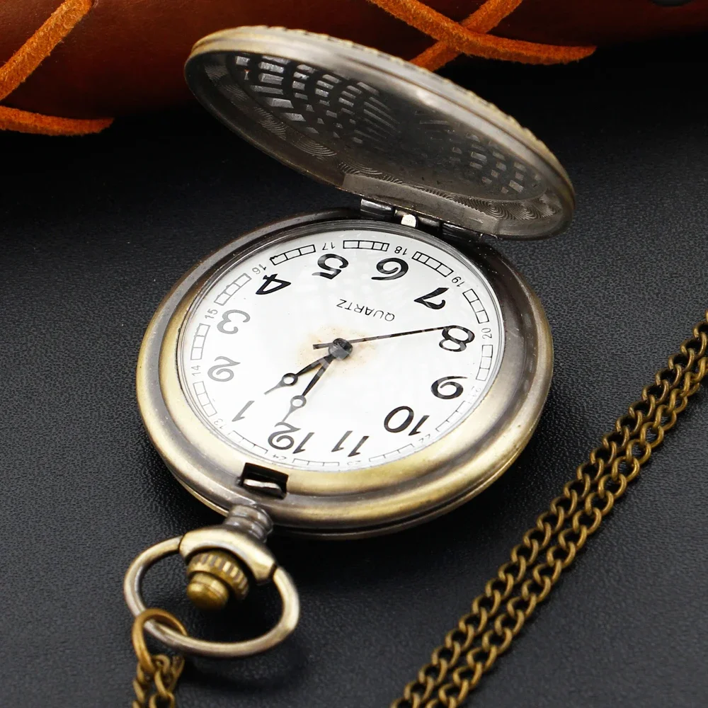 Vintage Bronze Exquisite Beautiful Peacock Bird Quartz Pocket Watch  Necklace Clock Men and Women Christmas Gift Accessories