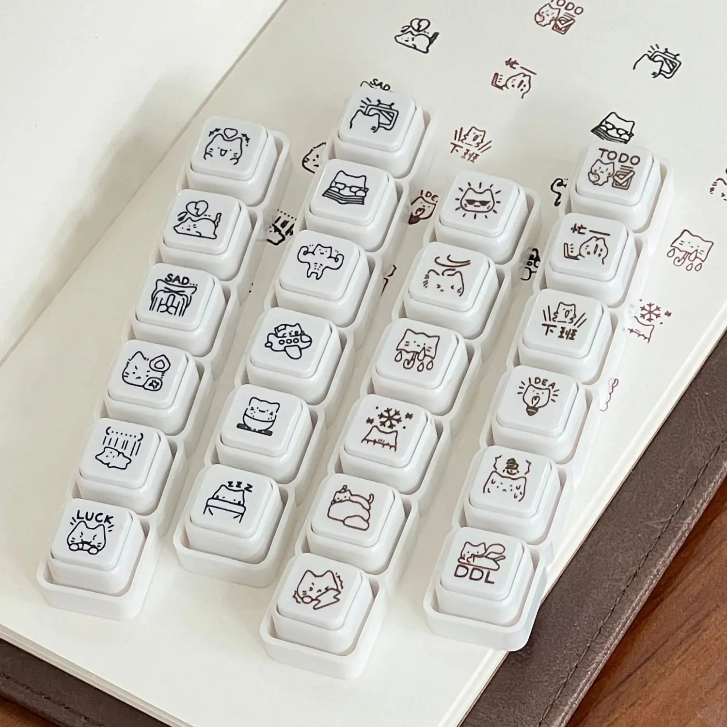 Detachable Six-Piece Cute Cat Daily Stamps, Light-Sensitive Push Stamps for Mood Tracking, DIY Decorative Supplies