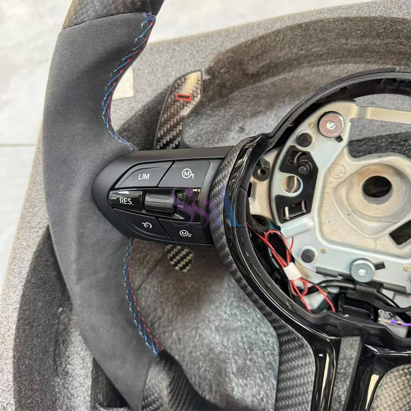 Geeignet für BMW-Style Carbon-Faser-Lenkrad mit LED-Beleuchtung 3M 5M F10 F12 F20 F25 F31 F32 F34 F36, unterstützt Anpassung.