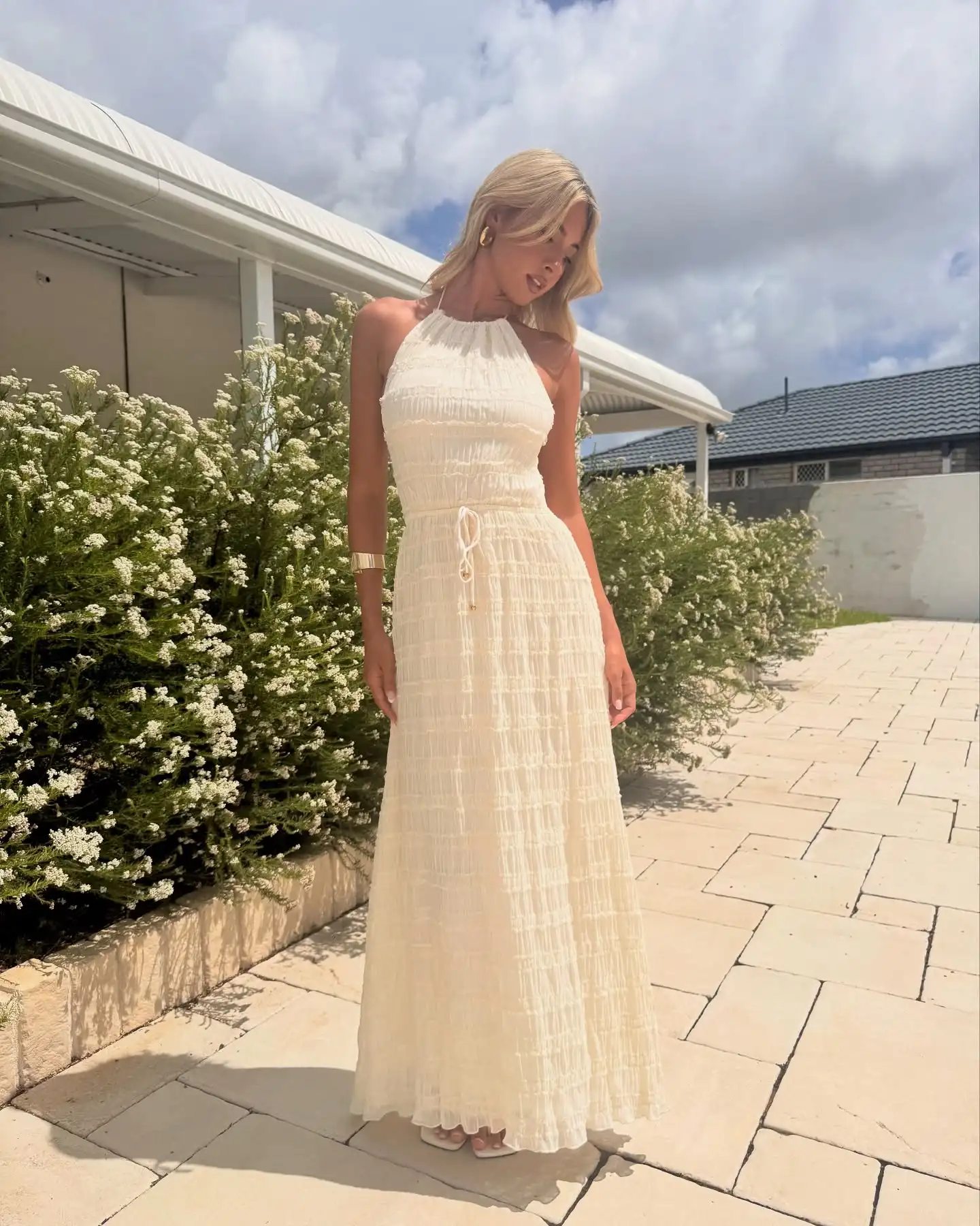 Vestido longo feminino com gola halter e babado em camadas vestido sólido com cordão e cinto sem mangas