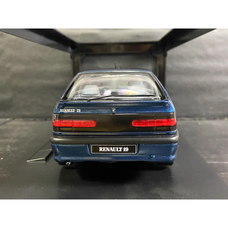 Moulé sous pression TRIPLE9 1/18 échelle Renault 1994 19 modèle de voiture en alliage bleu jouet à collectionner cadeau Souvenir affichage ornement