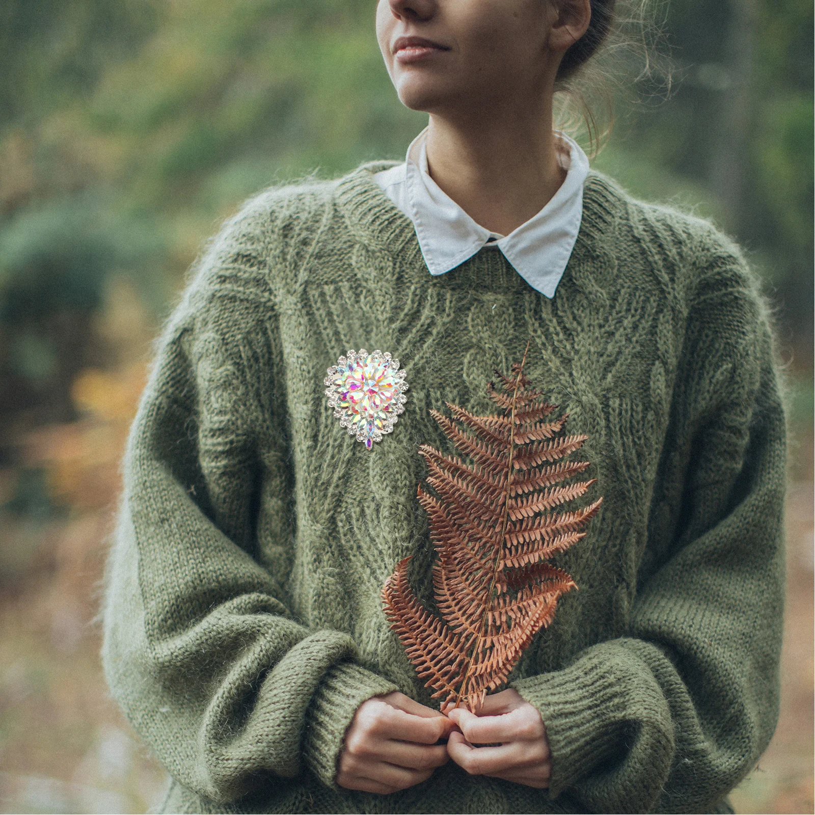 

Crystal Glass Rhinestones Teardrop Brooch Pin Luxury Flower Design Clothes Bag Decoration DIY Wedding Accessories Rhinestone