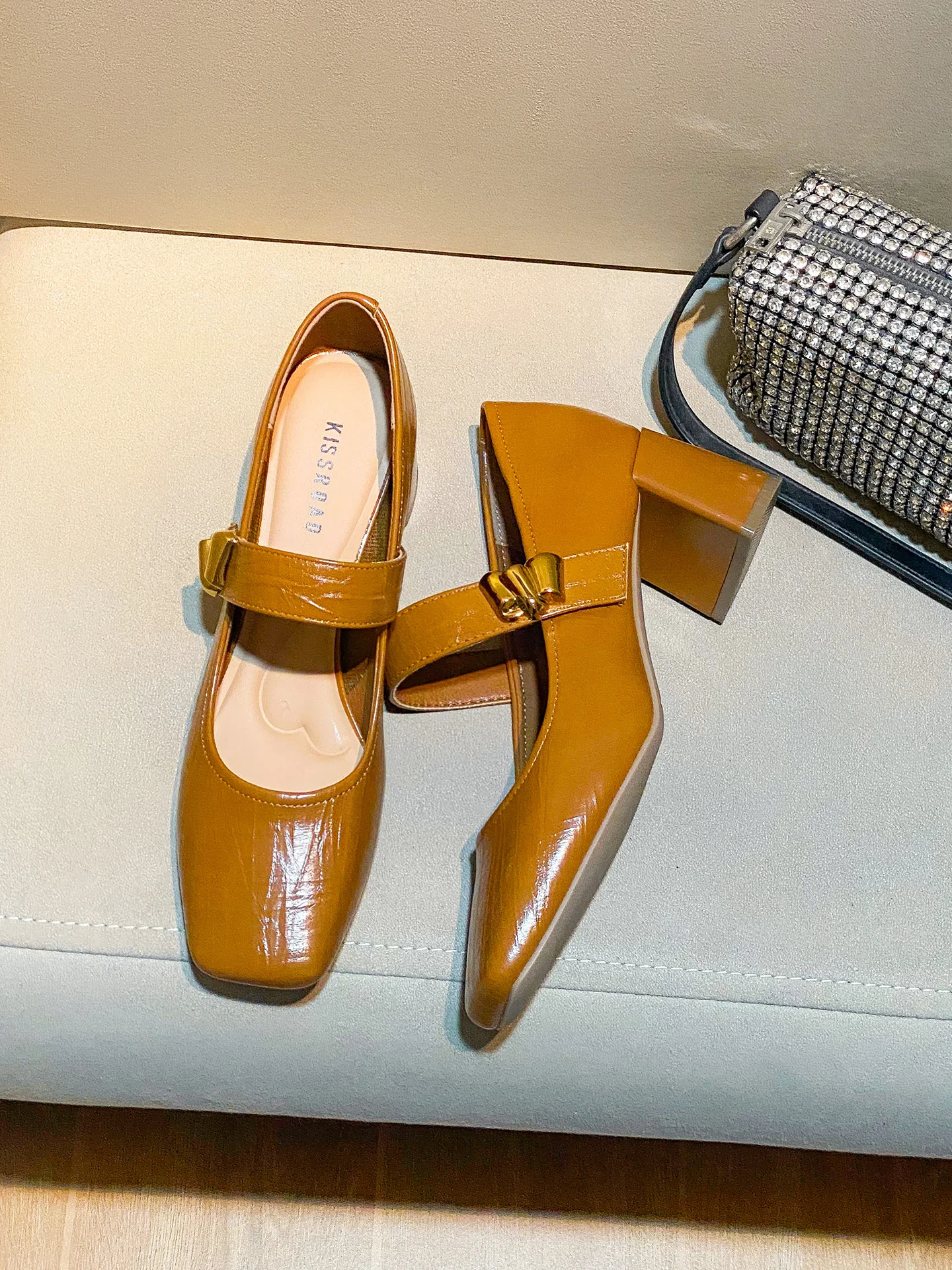 scarpe-mary-jane-da-donna-con-punta-quadrata-e-tacco-medio-versione-aggiornata-vintage-con-adesivo-stile-casual-interno-in-pelle-ultra-fibra