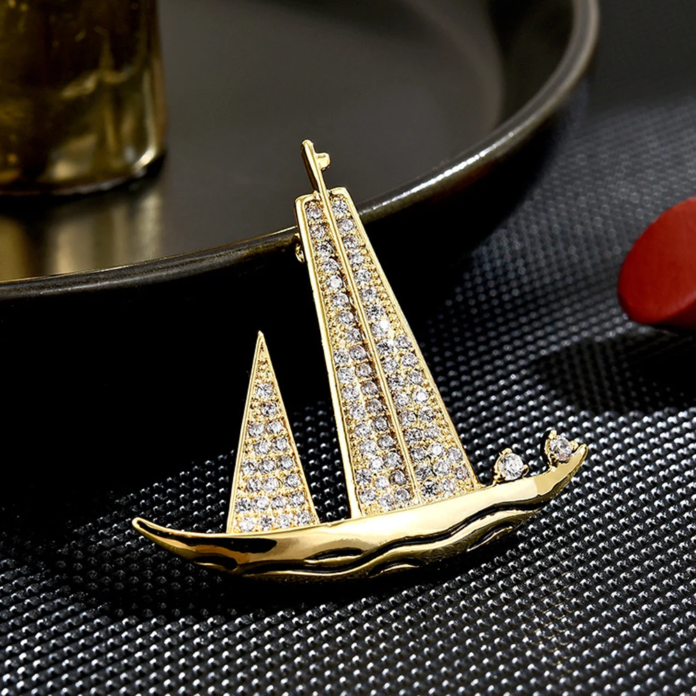 Men's Brooches Fashion Crsytal Sailing Boat Lapel Pin For Women Suit Shirt Badges Accessories Unisex Jewelry Gifts