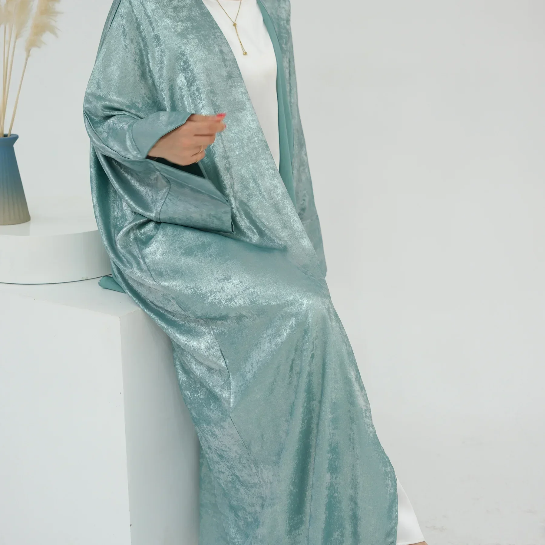 

Ramadan Eid Shiny Batwing Satin Open Kimono Abaya Dubai Luxury 2025 Muslim Abayas For Women Kaftan Dress Islamic Clothing Femme