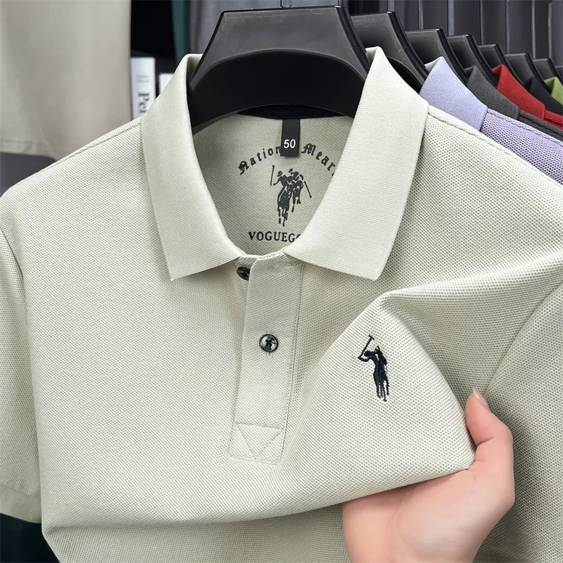 Light luxury polo embroidery: Exquisite polo embroidery on the chest, naturally sporty, subtly showcasing taste.