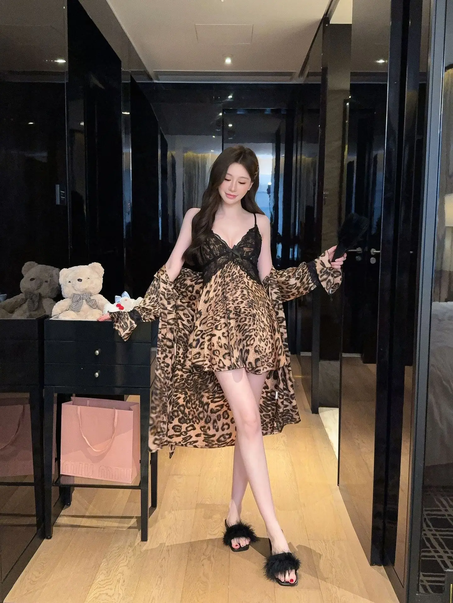 Ice silk pure desire wind leopard print sexy sleeping women summer chest cushion lace suspender nightgown nightgown home wear