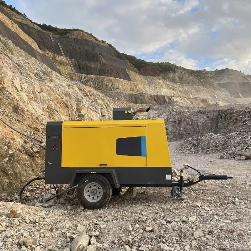 Lightweight Towable Diesel Screw Air Compressor 170CFM7bar for Small Quarry Drilling Home Renovation Sandblasting