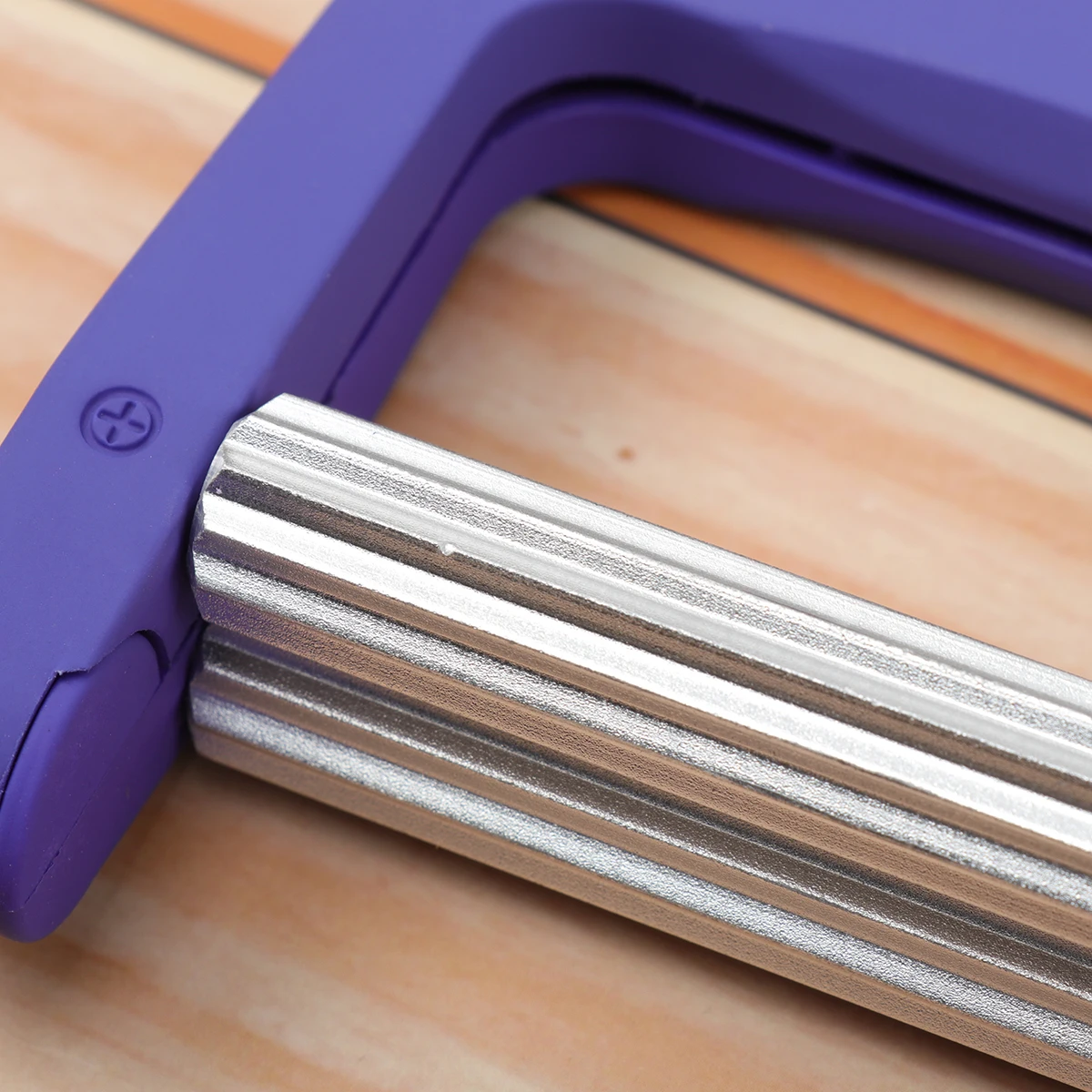 

Metal Toothpaste Squeezer Blue Manual Durable Toothpaste Tube Extruder Facial Cleanser Rolling Squeezer Practical Portable Tool