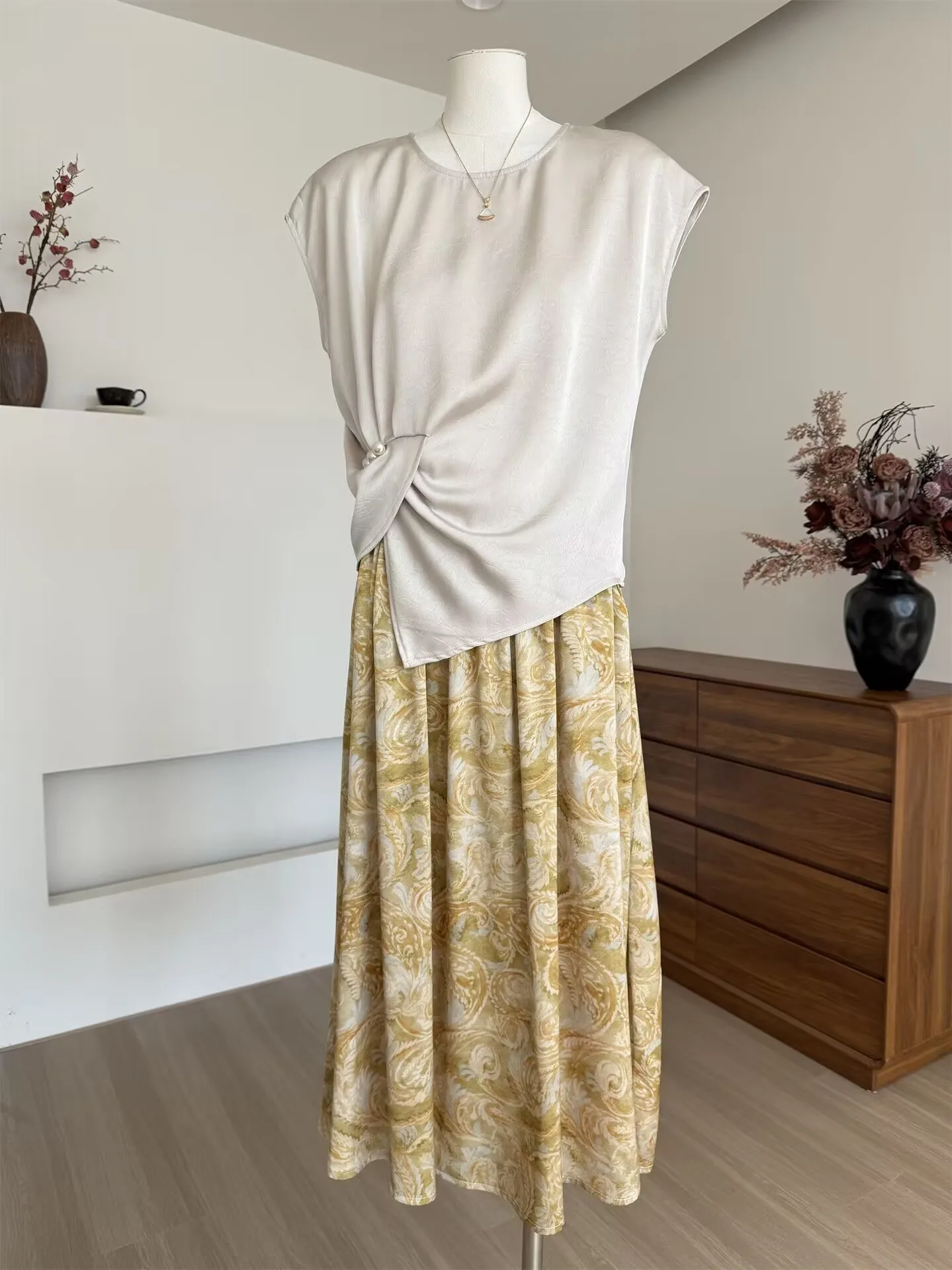 

Элегантное платье с принтом и коротким рукавом для женщин среднего и пожилого возраста, летний модный комплект из двух предметов, футболка стандартной длины.
