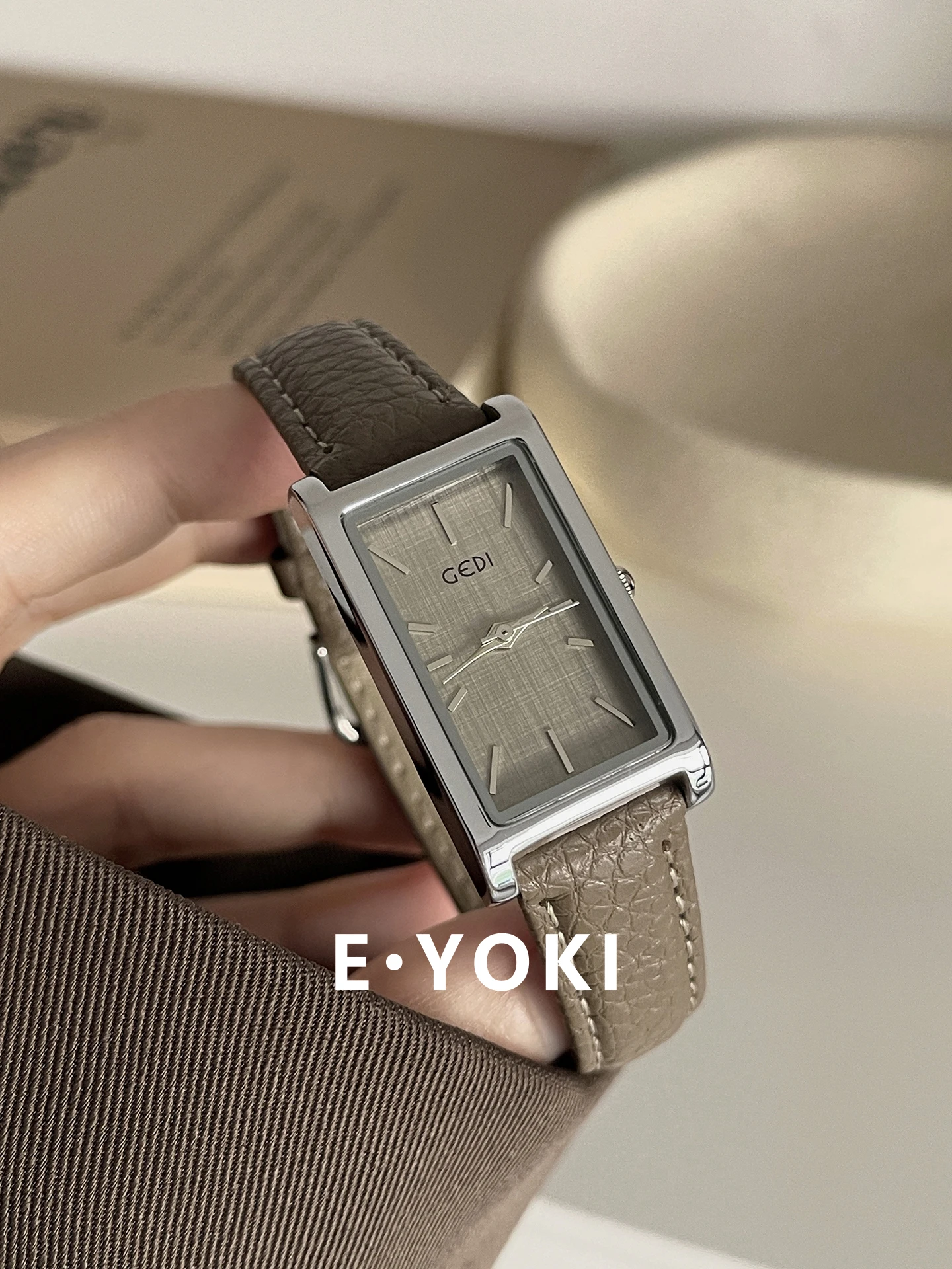 Correa de cuero rectangular Elefante Gris Reloj de mujer elegante y elegante Diseño vintage, Reloj de pulsera de cuarzo versátil para mujer.