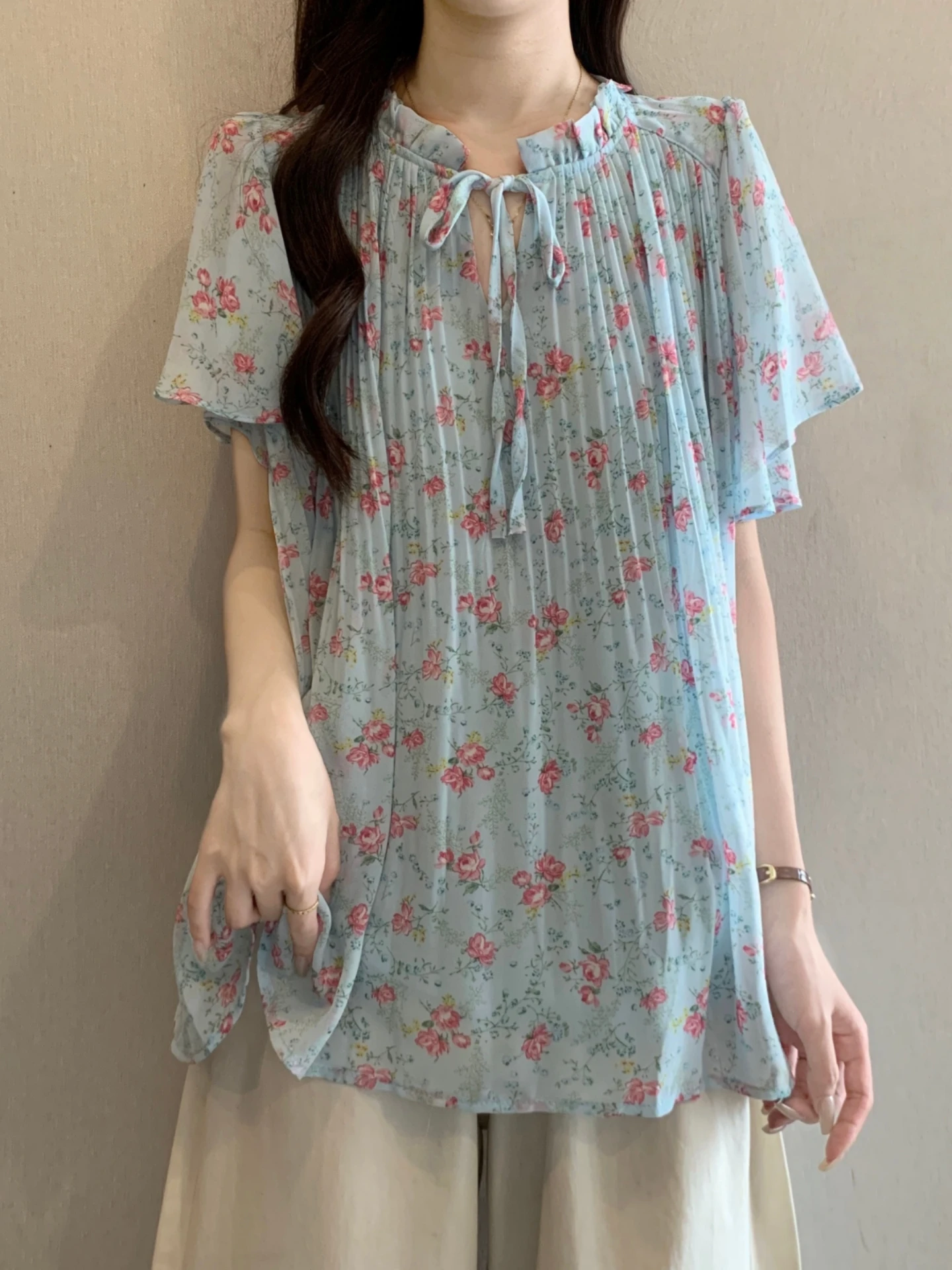 

Retro Floral Short Sleeve Chiffon Shirt Women Summer 2026 plus Size Design Sense Pleated Anti-Aging Base Layer Top